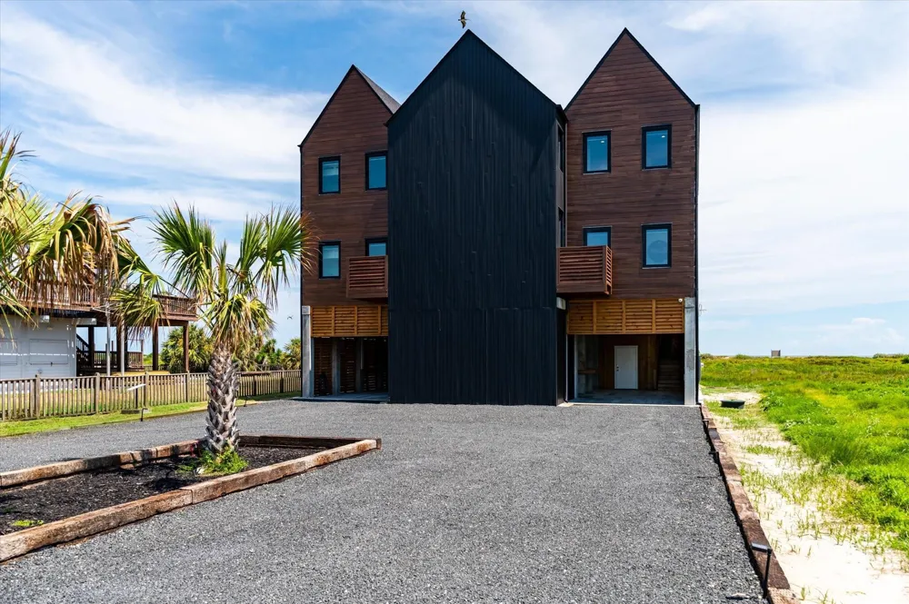 342 Atkinson Street Crystal Beach, TX 77650