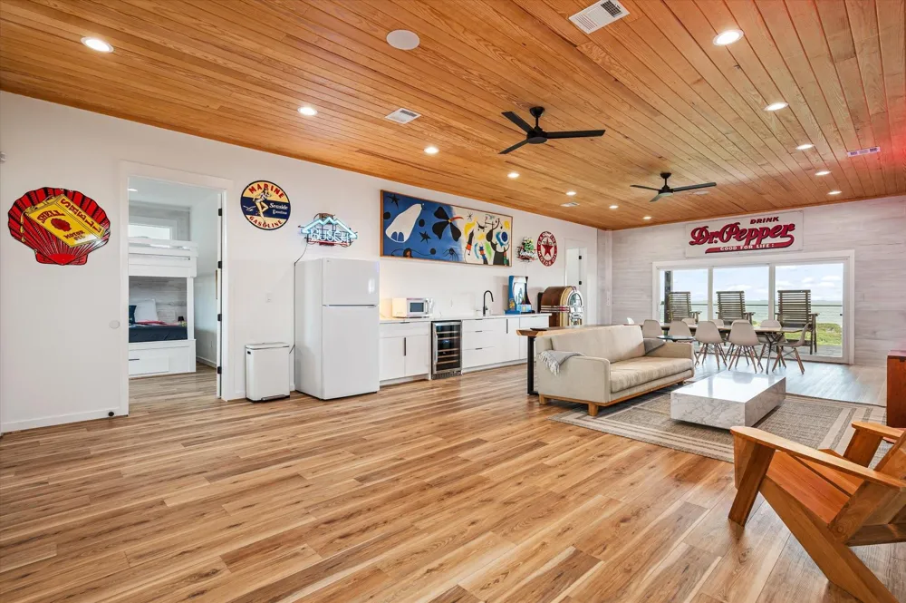 342 Atkinson Street Crystal Beach, TX 77650