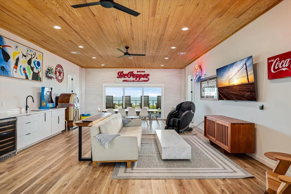 342 Atkinson Street Crystal Beach, TX 77650