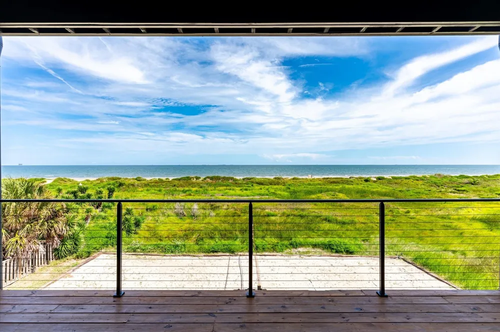 342 Atkinson Street Crystal Beach, TX 77650
