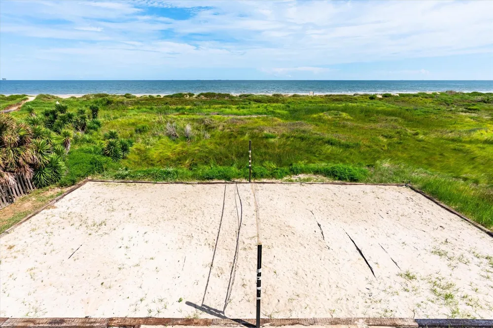 342 Atkinson Street Crystal Beach, TX 77650