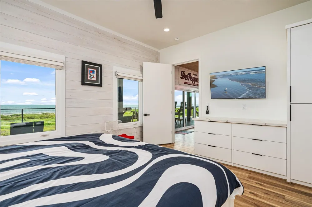 342 Atkinson Street Crystal Beach, TX 77650