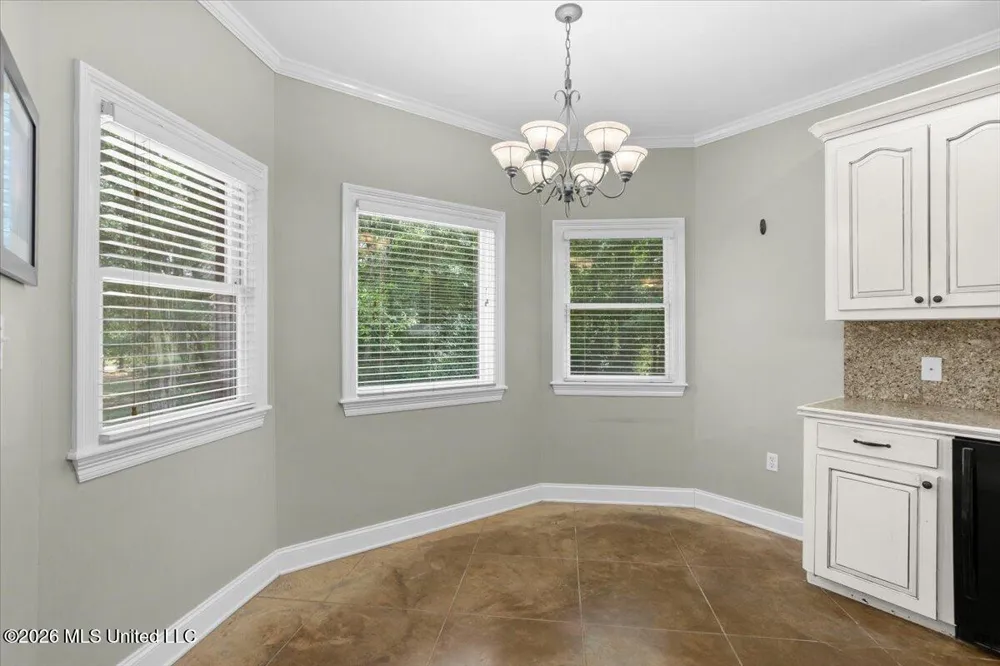 131 Shadow Lake Drive Hattiesburg, MS 39402