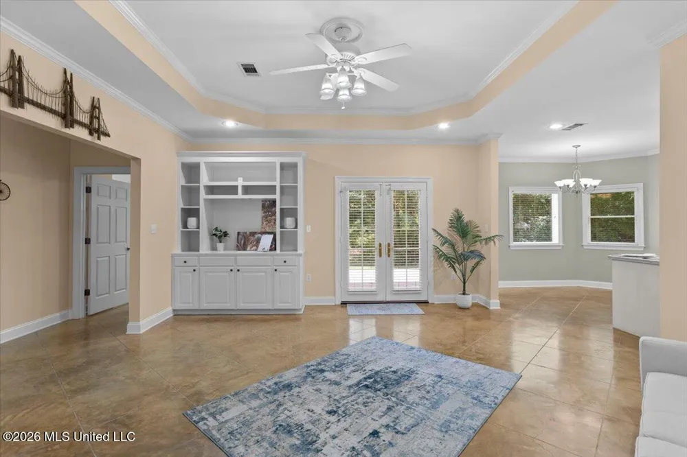 131 Shadow Lake Drive Hattiesburg, MS 39402