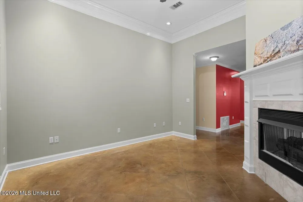 131 Shadow Lake Drive Hattiesburg, MS 39402