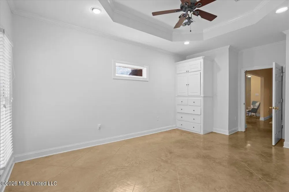 131 Shadow Lake Drive Hattiesburg, MS 39402
