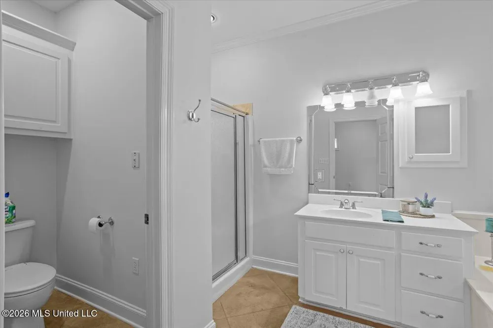 131 Shadow Lake Drive Hattiesburg, MS 39402