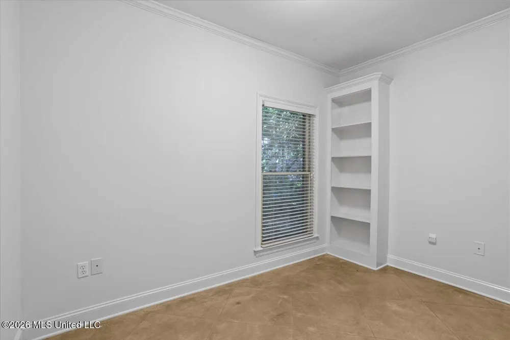 131 Shadow Lake Drive Hattiesburg, MS 39402