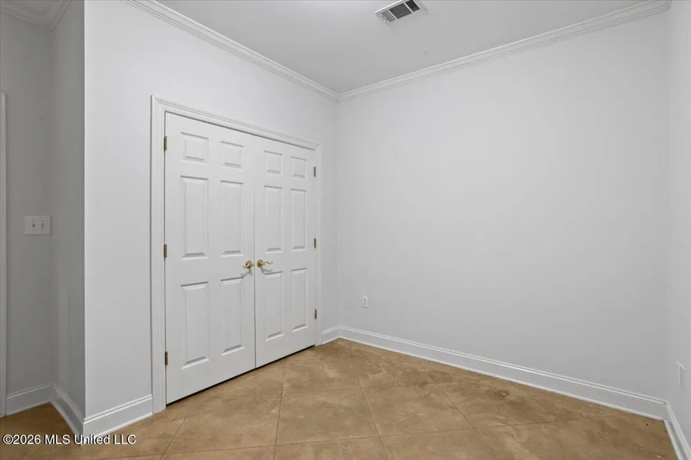 131 Shadow Lake Drive Hattiesburg, MS 39402