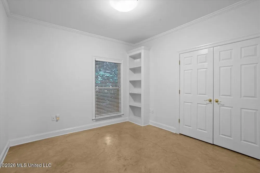 131 Shadow Lake Drive Hattiesburg, MS 39402