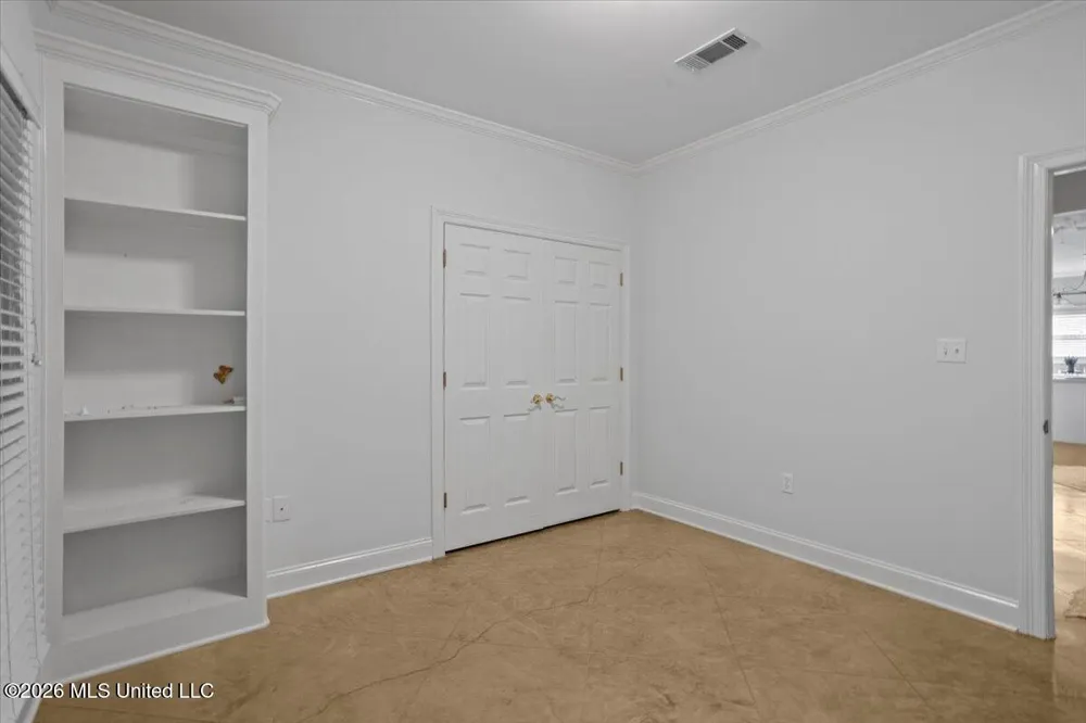 131 Shadow Lake Drive Hattiesburg, MS 39402