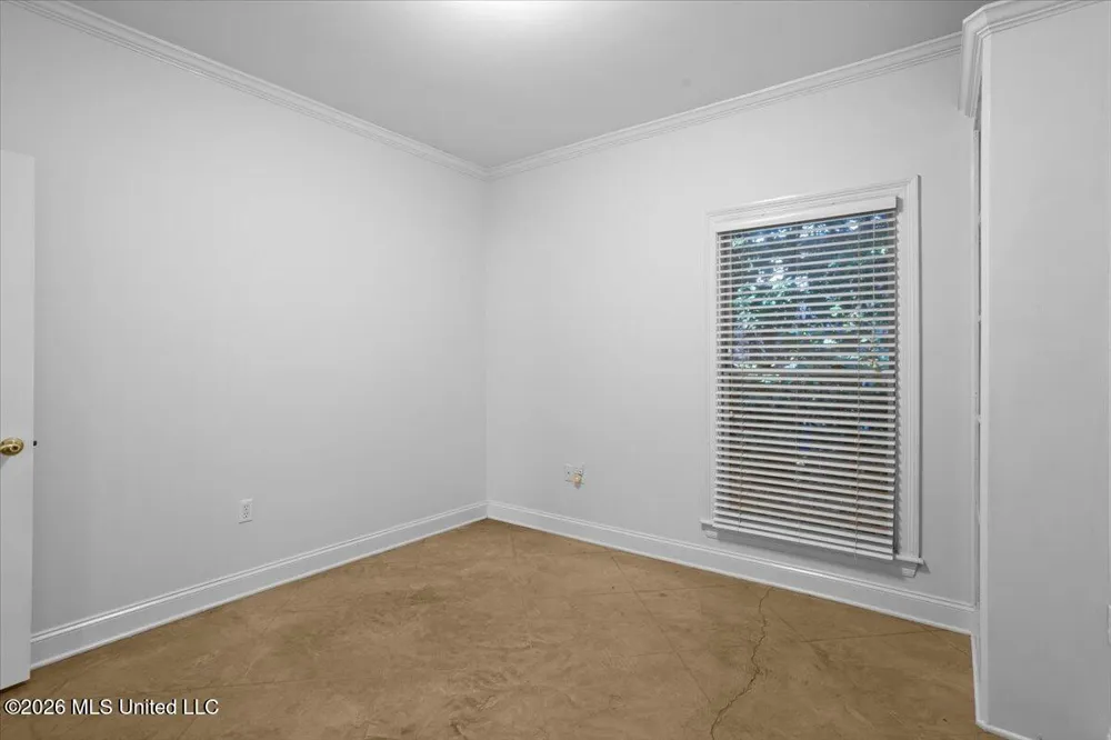 131 Shadow Lake Drive Hattiesburg, MS 39402