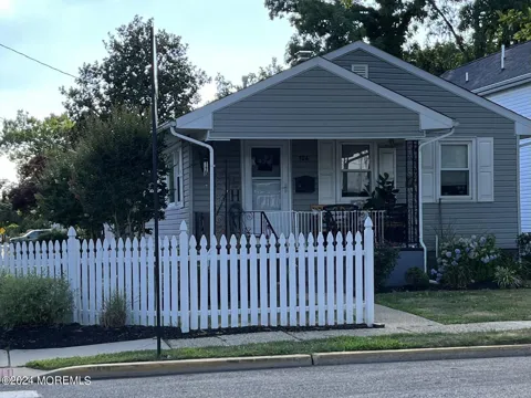 106 Leighton Avenue