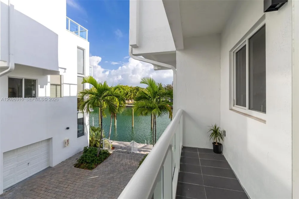 1975 Calais Dr #4 Miami Beach, FL 33141