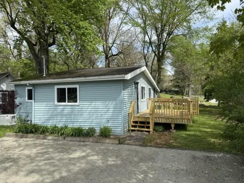 805 Woodland Terrace