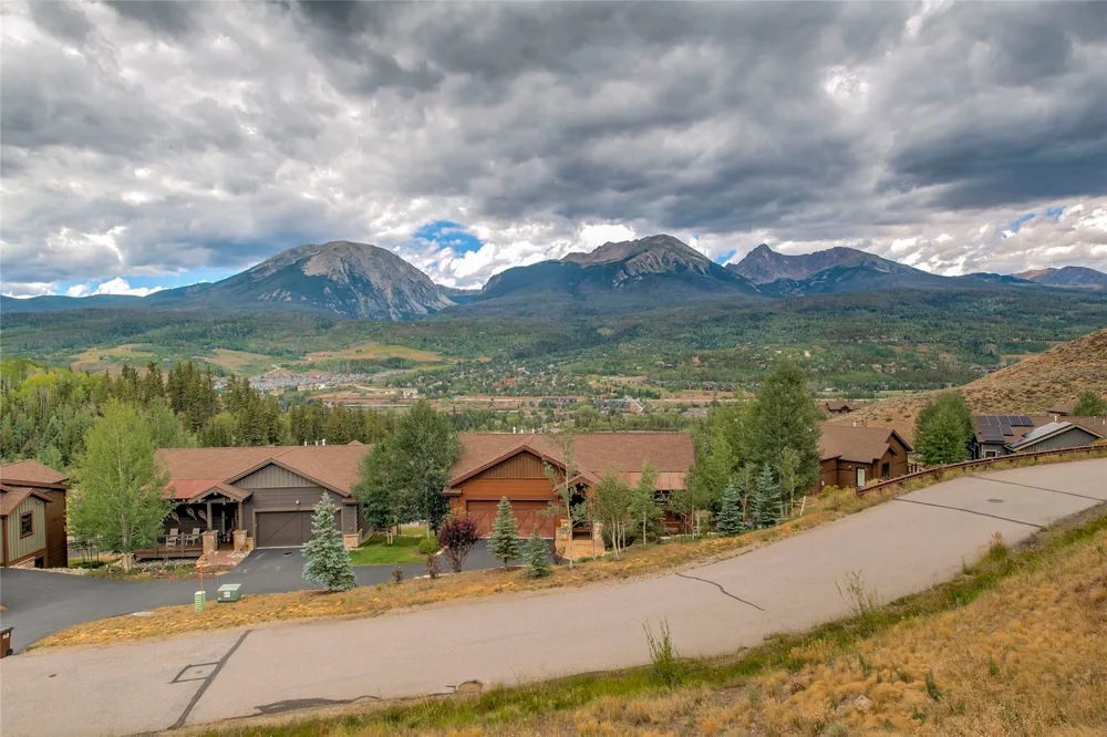 160 Stonefly Drive Silverthorne, CO 80498