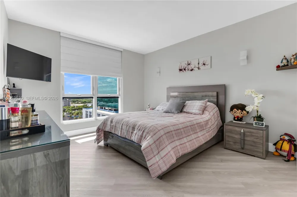 9066 SW 73rd Ct #1208 Miami, FL 33156