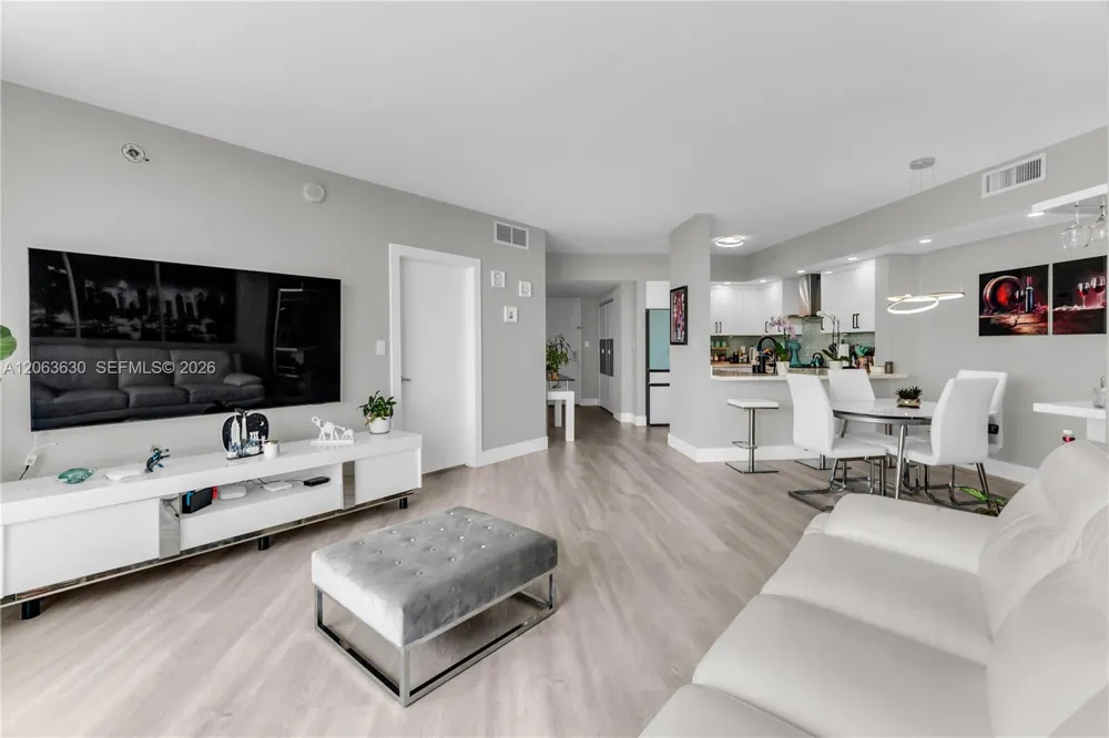 9066 SW 73rd Ct #1208 Miami, FL 33156