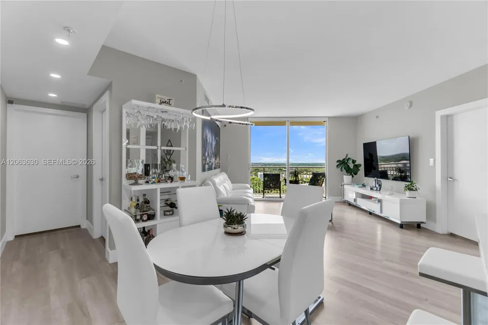 9066 SW 73rd Ct #1208 Miami, FL 33156