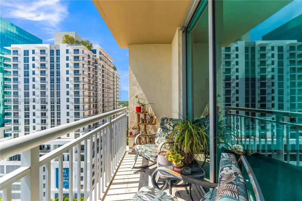 9066 SW 73rd Ct #1208 Miami, FL 33156