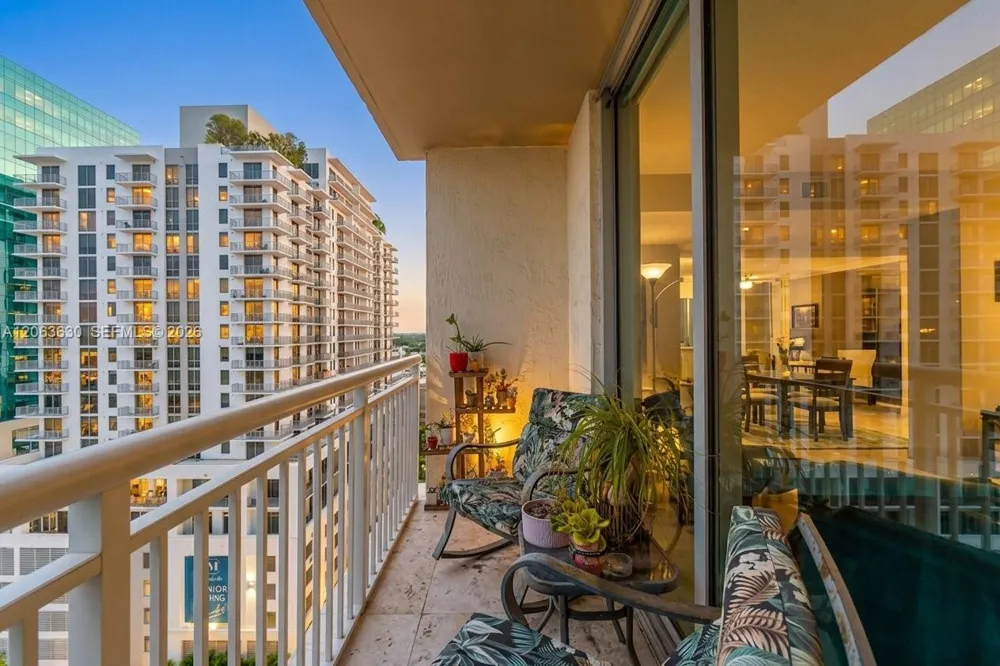 9066 SW 73rd Ct #1208 Miami, FL 33156