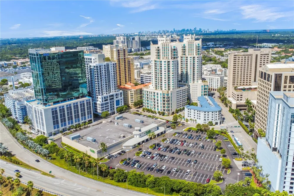 9066 SW 73rd Ct #1208 Miami, FL 33156