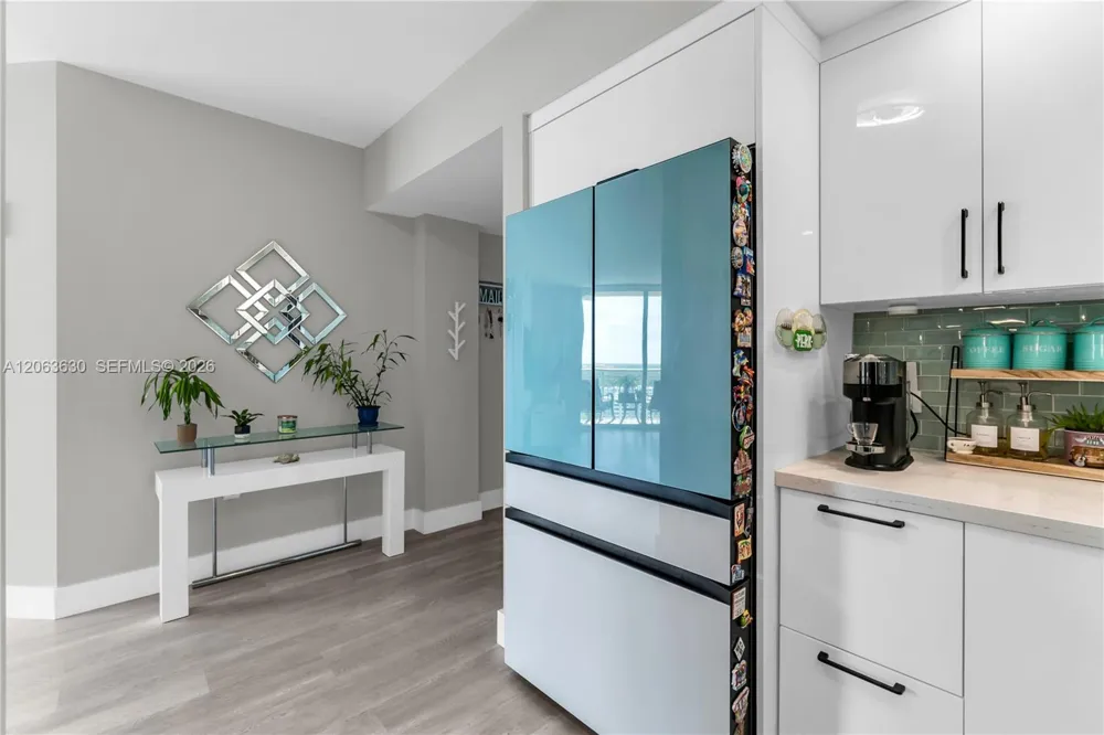 9066 SW 73rd Ct #1208 Miami, FL 33156
