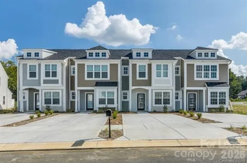 362 Halton Crossing Drive SW