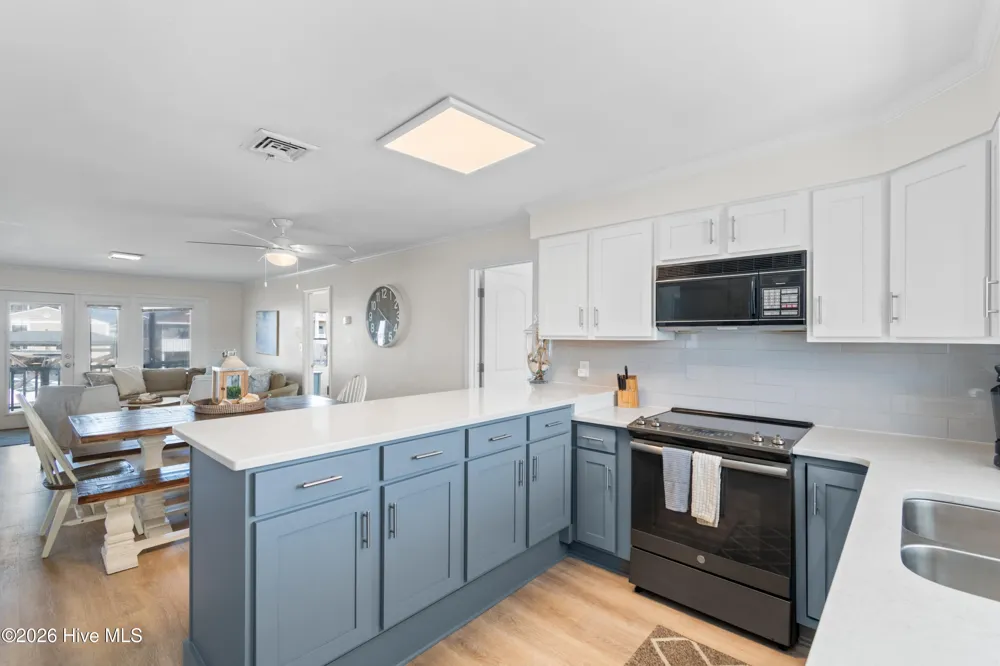 107 Lions Paw Street Holden Beach, NC 28462