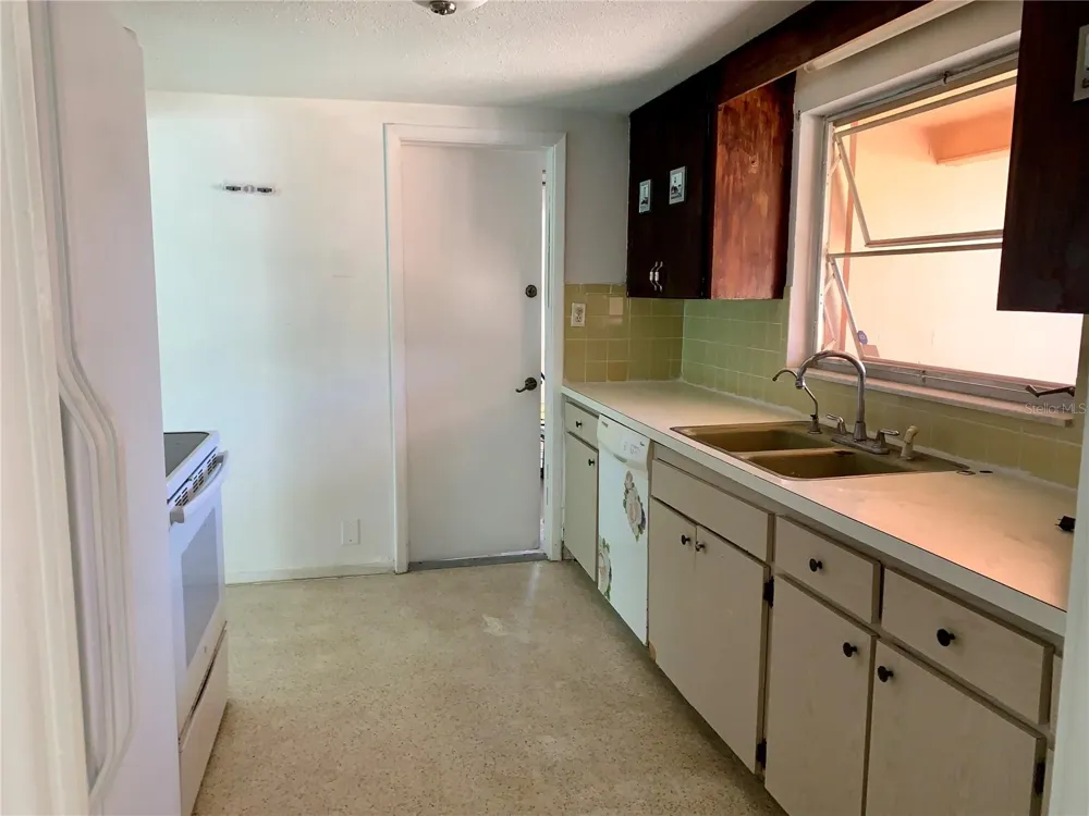 8024 JASMINE BOULEVARD Port Richey, FL 34668