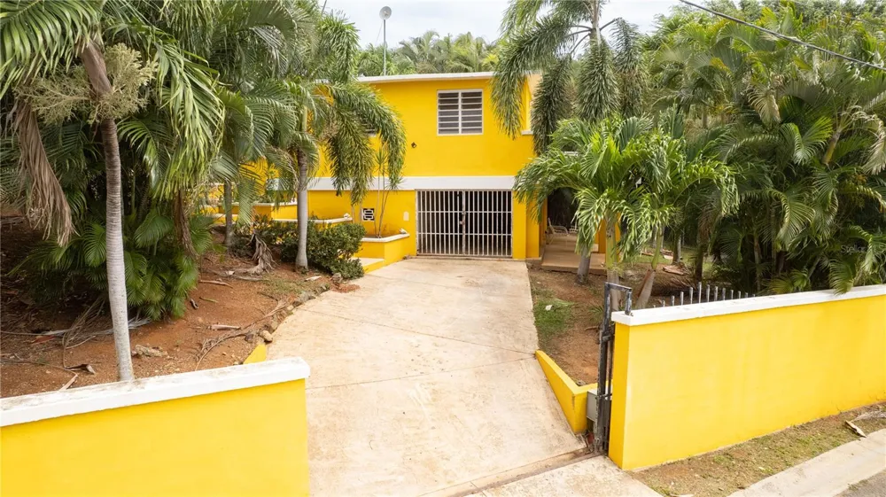 615 BRAVOS DE BOSTON Vieques, PR 00765