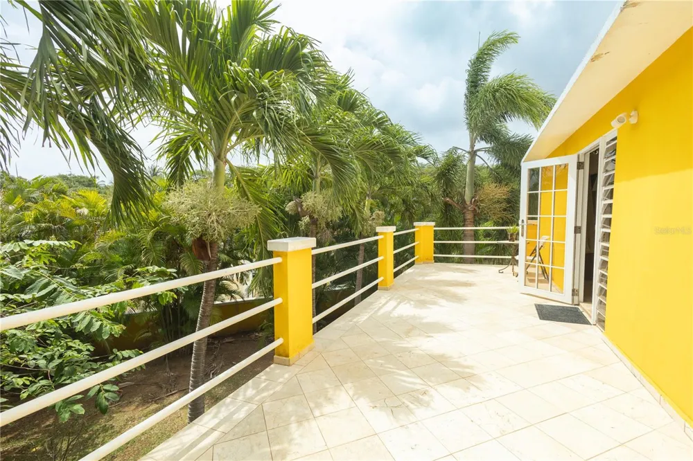 615 BRAVOS DE BOSTON Vieques, PR 00765