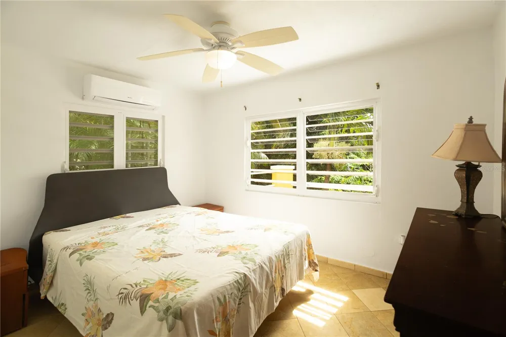 615 BRAVOS DE BOSTON Vieques, PR 00765