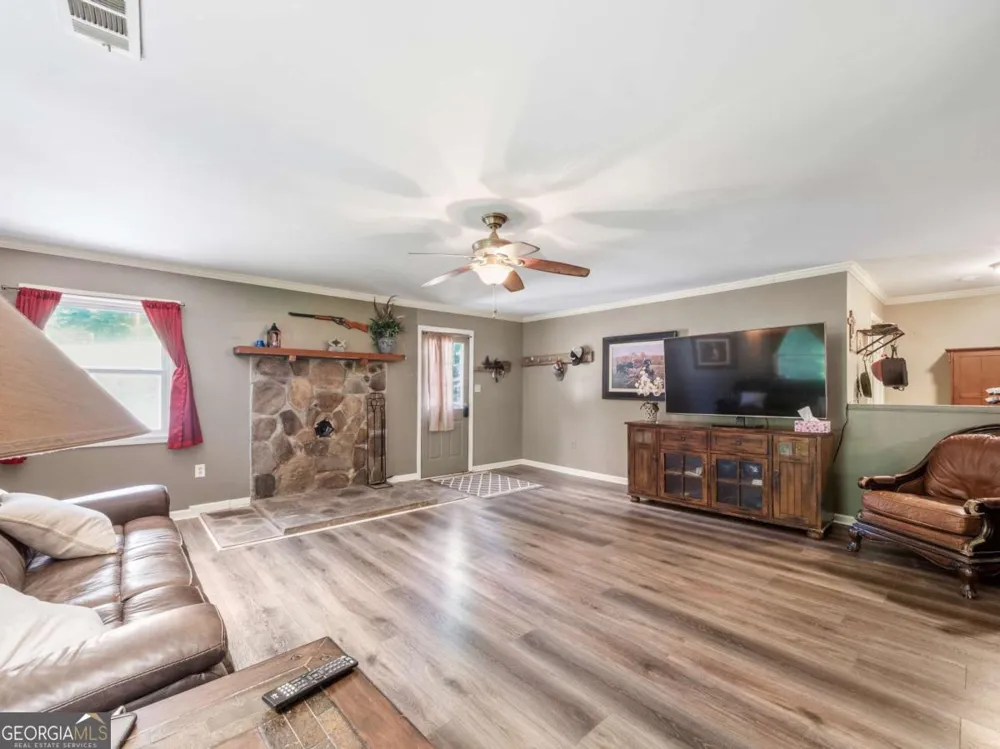 5082 Highway 197 N Clarkesville, GA 30523
