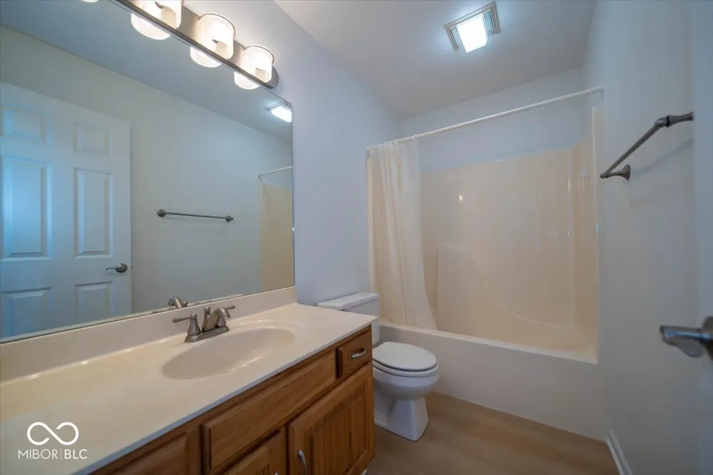 6601 W Talamore Court Yorktown, IN 47396