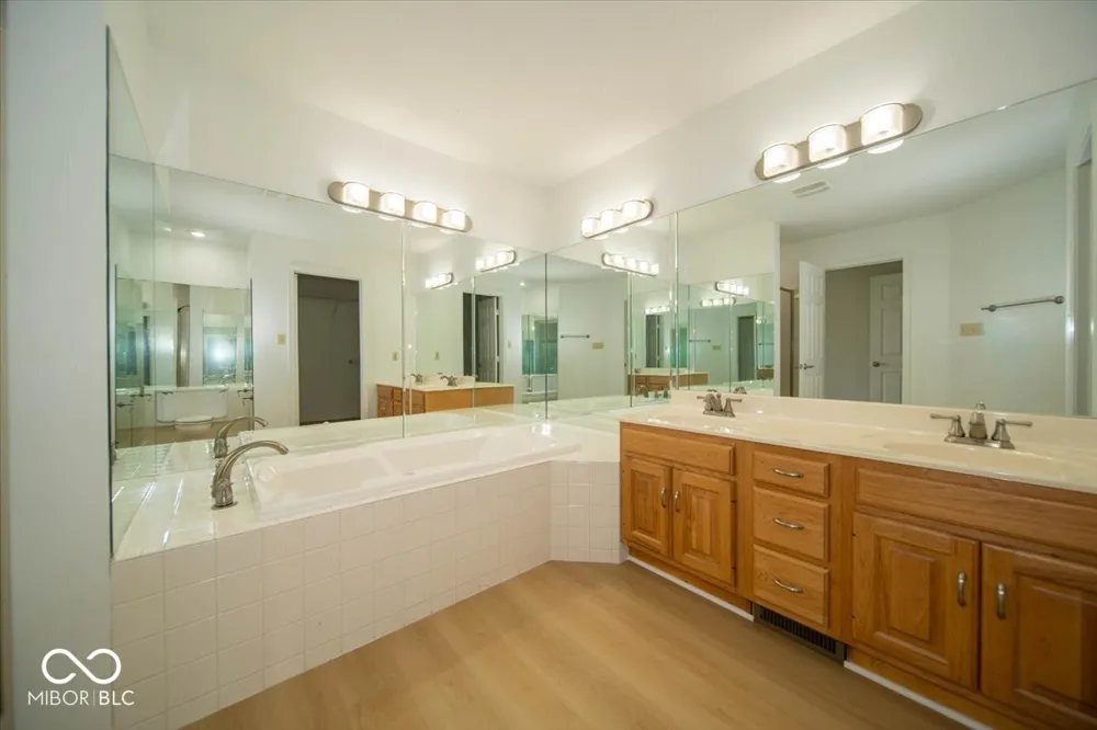 6601 W Talamore Court Yorktown, IN 47396