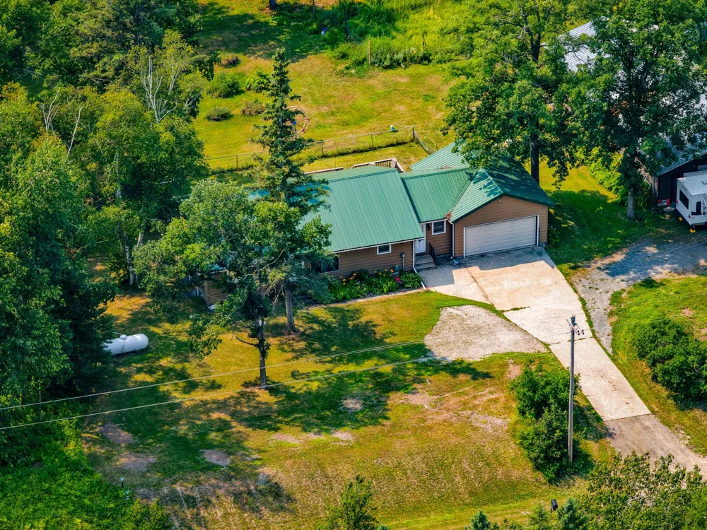 1723 Scenic Highway NE Pennington, MN 56663