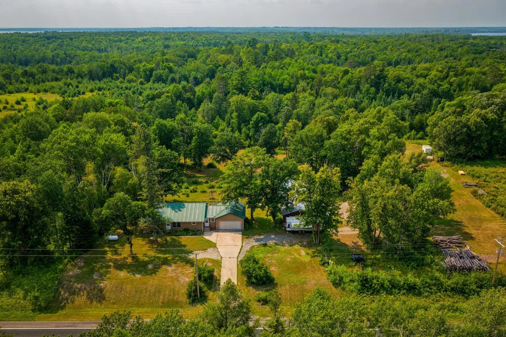 1723 Scenic Highway NE Pennington, MN 56663