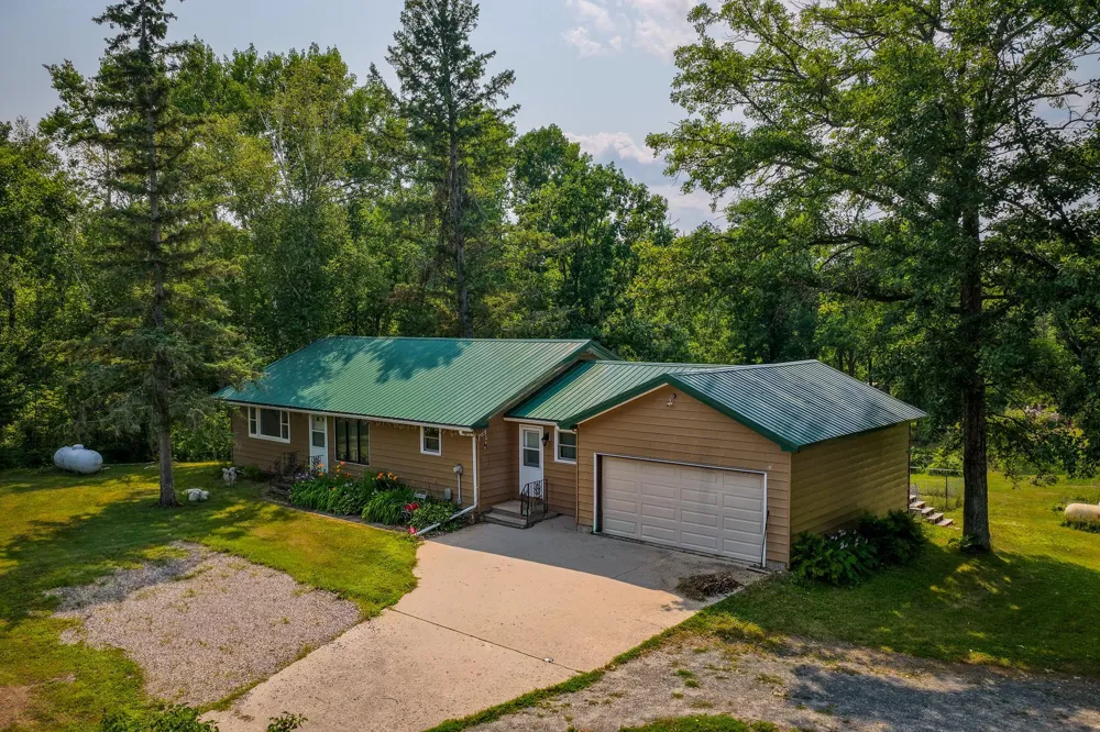 1723 Scenic Highway NE Pennington, MN 56663