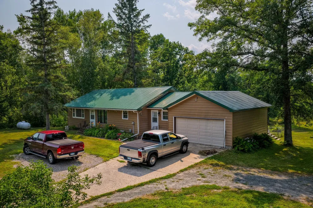1723 Scenic Highway NE Pennington, MN 56663