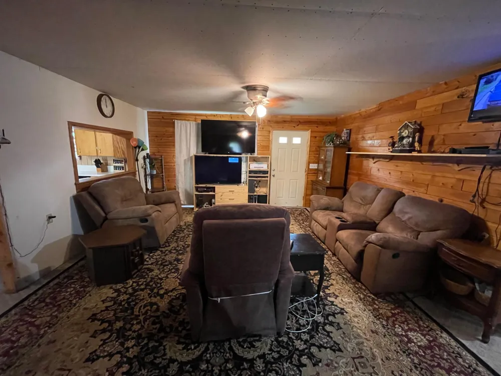 1723 Scenic Highway NE Pennington, MN 56663