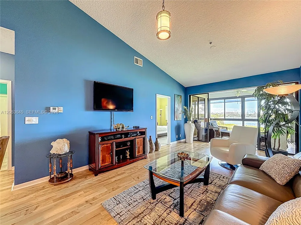 6082 SE Landing Way #11 Stuart, FL 34997