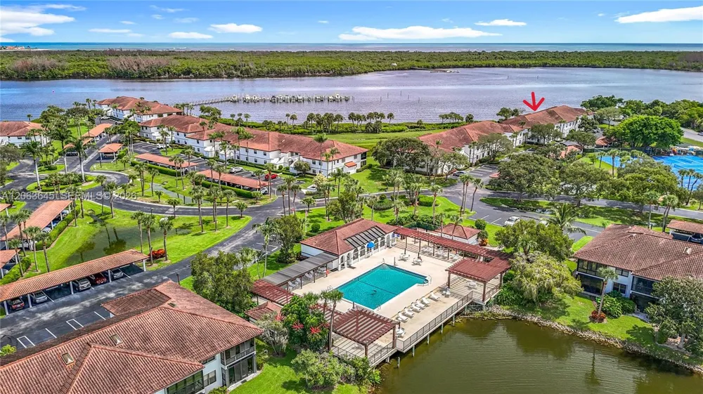 6082 SE Landing Way #11 Stuart, FL 34997