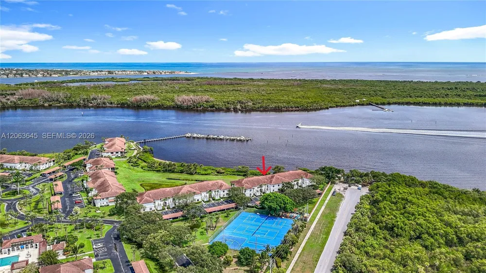 6082 SE Landing Way #11 Stuart, FL 34997