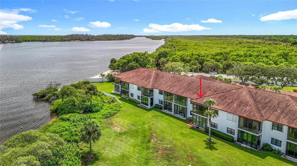 6082 SE Landing Way #11 Stuart, FL 34997