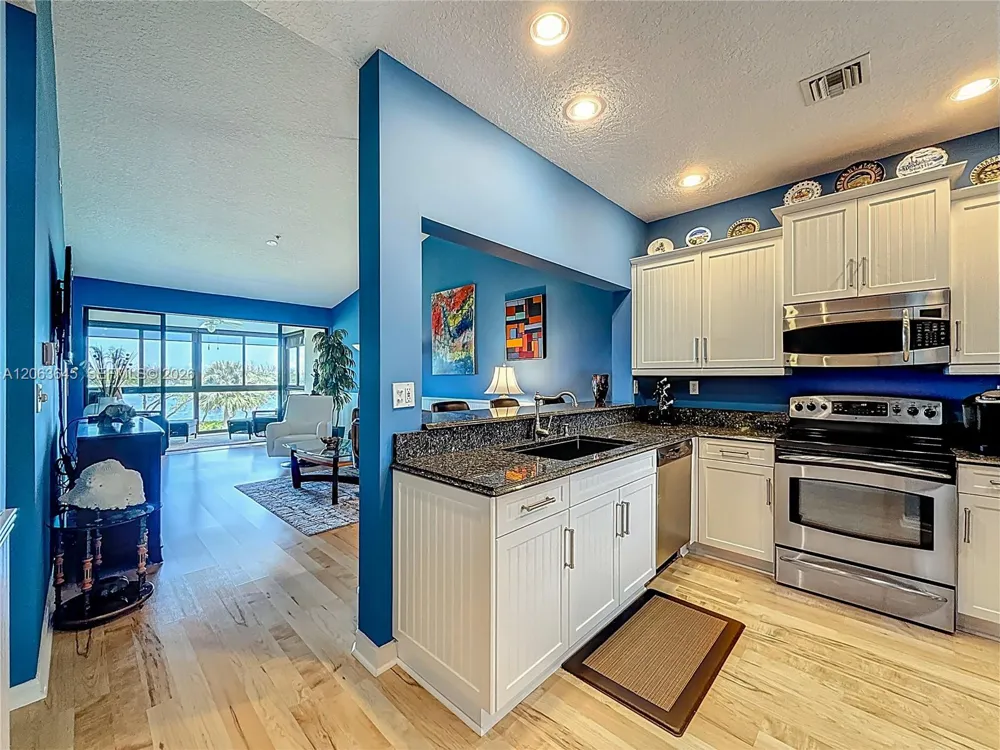 6082 SE Landing Way #11 Stuart, FL 34997