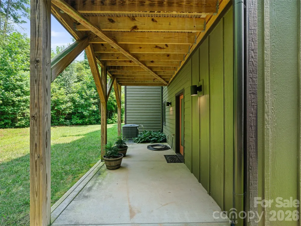 35 Macallan Lane Asheville, NC 28805