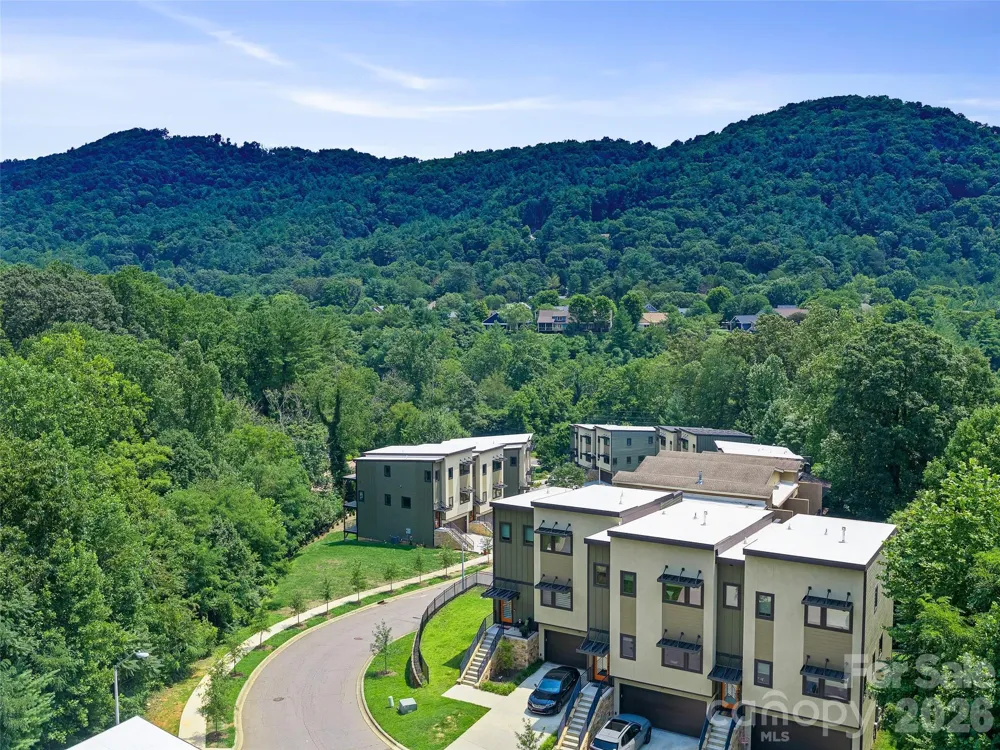 35 Macallan Lane Asheville, NC 28805