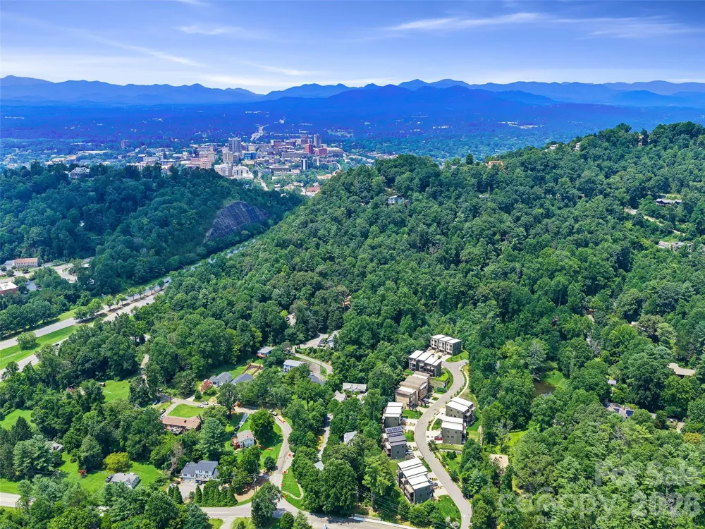 35 Macallan Lane Asheville, NC 28805