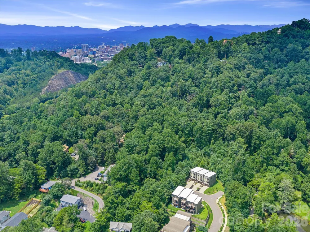 35 Macallan Lane Asheville, NC 28805